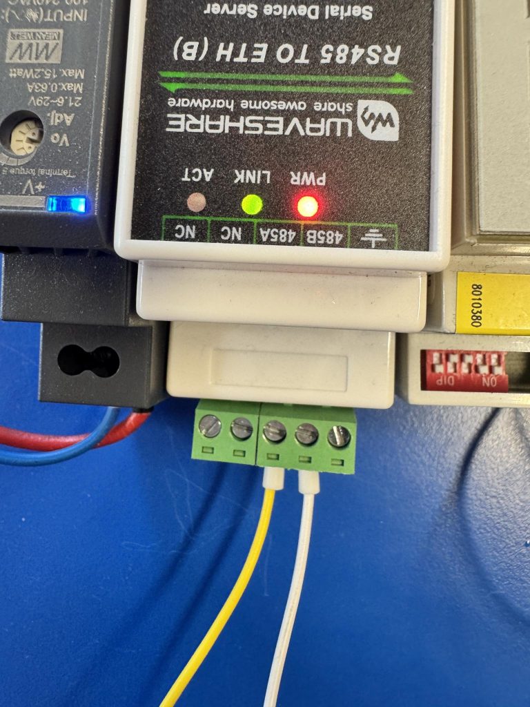 WM2-DIN Power Analyzer im Schaltschrank installiert